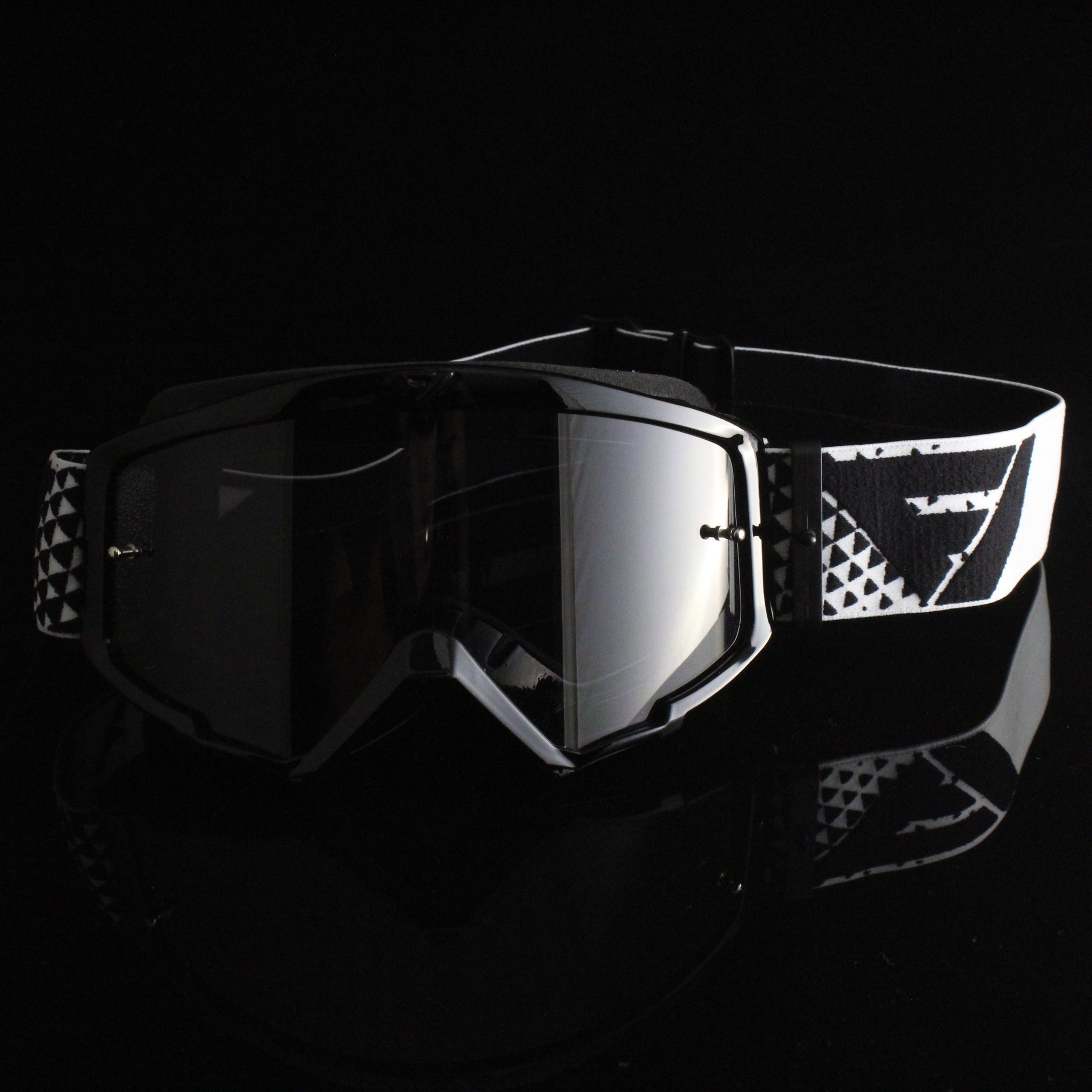 Flow Vision Youth Section™ Motocross Goggle: Black/White