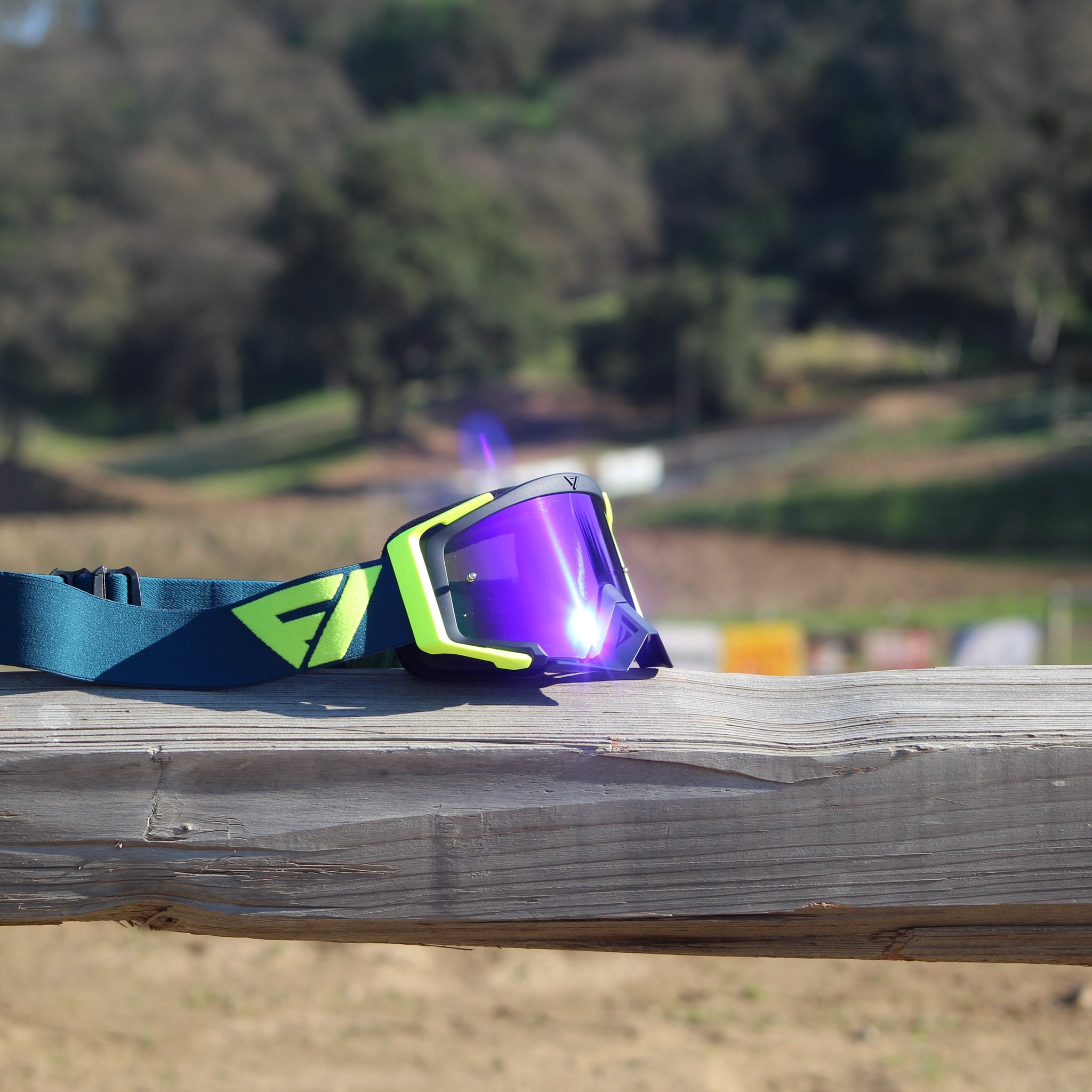 Flow Vision Rythem™ Motocross Goggle: Aqua/Flo